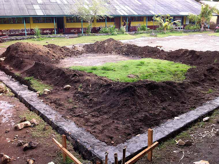 Building day center Gerupuk 